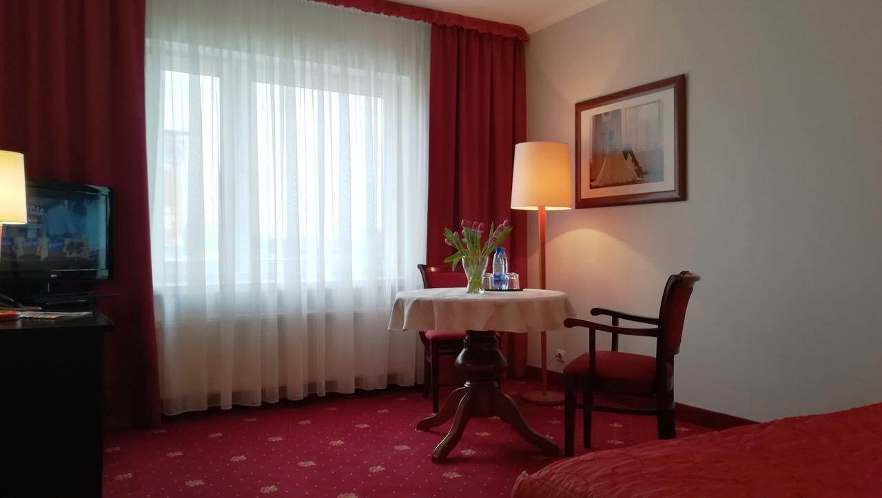 Hotel San Remo Zgierz Exterior photo